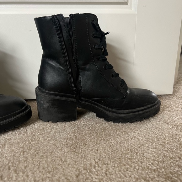 Universal Thread Women’s Black Brie Faux Leather Combat Platform Boots - Picture 10 of 16